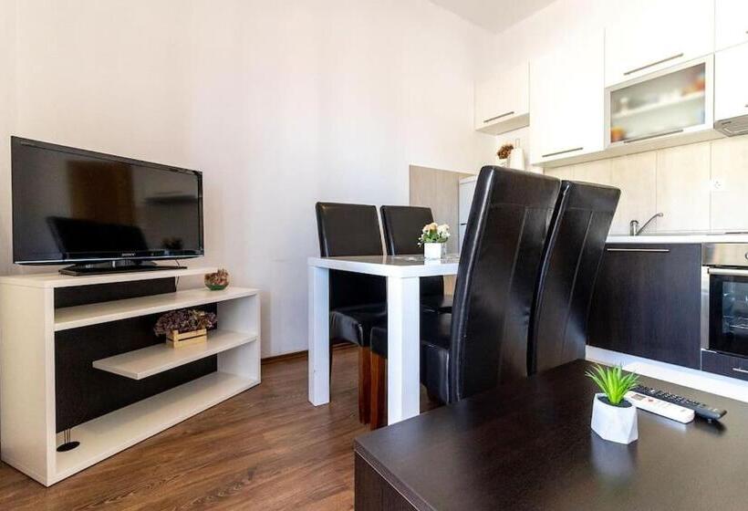 آپارتمان 1 خوابه با بالکن, Apartments Bozena