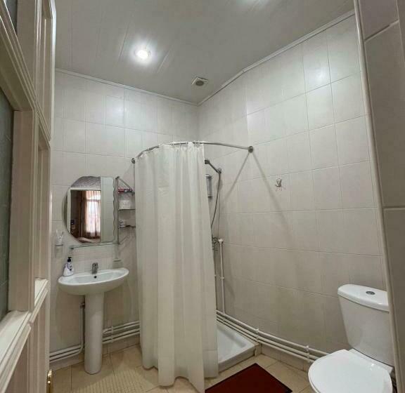 اتاق لوکس با بالکن, Najaryan’s Family Guest House