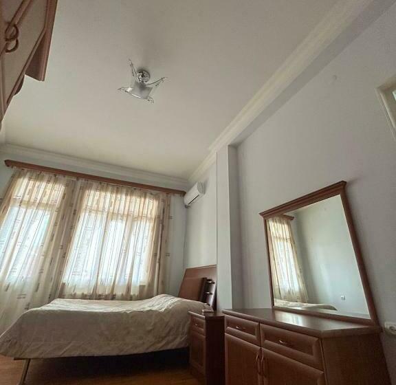 اتاق لوکس با بالکن, Najaryan’s Family Guest House