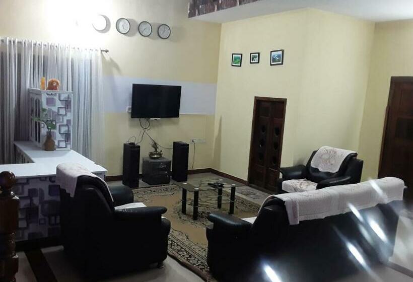 اتاق کلاسیک سه تخته, O Cardamom Rock Inn