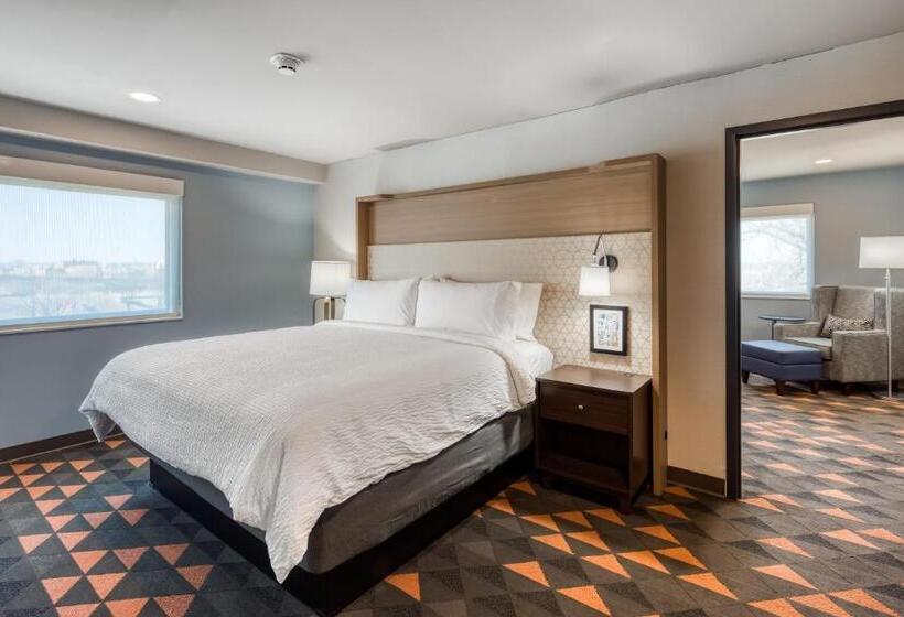 Люкс 2 Спальни, Holiday Inn   Kansas City   Downtown, An Ihg