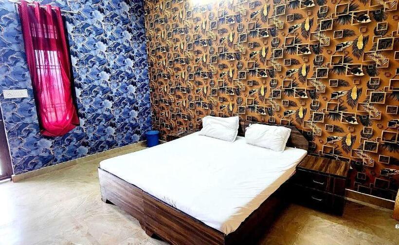 اتاق کلاسیک سه تخته, Spot On Hotel Rawat