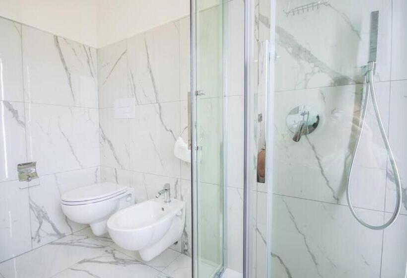 اتاق استاندارد, White Bike Rooms