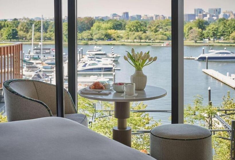 اتاق استاندارد با تخت بزرگ, Pendry Washington Dc   The Wharf