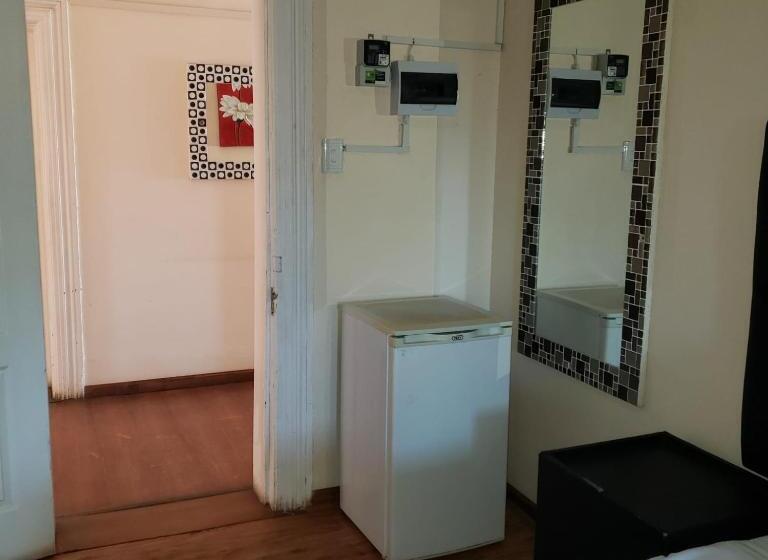 Семейный Номер, 13 Maitland Road