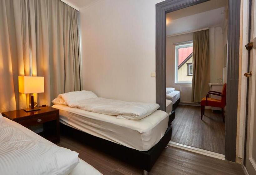 اتاق چهار تخته با دستشویی مشترک, Kastali Guesthouse
