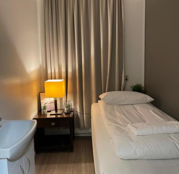 اتاق استاندارد یک تخته با سرویس بهداشتی مشترک, Kastali Guesthouse