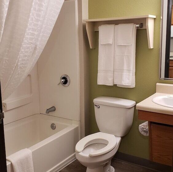 Номер Стандарт 2 Двуспальные Кровати, Woodspring Suites Kansas City Mission