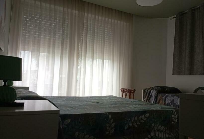 اتاق استاندارد سه نفره, B&b Salsedine E Girasoli