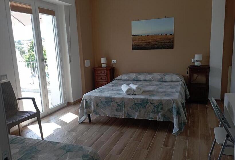 اتاق استاندارد سه نفره, B&b Salsedine E Girasoli