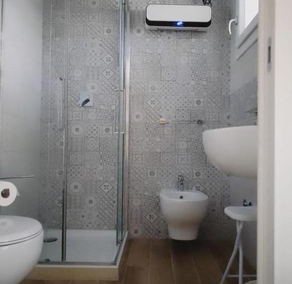 اتاق استاندارد سه نفره, B&b Salsedine E Girasoli