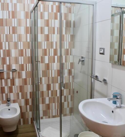 اتاق استاندارد چهار تخته, B&b Salsedine E Girasoli