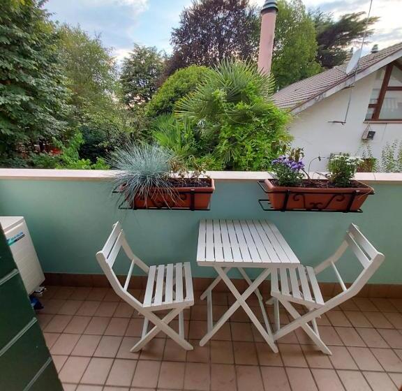 带共用浴室的标准房间, Private Room Near Treviso Mira