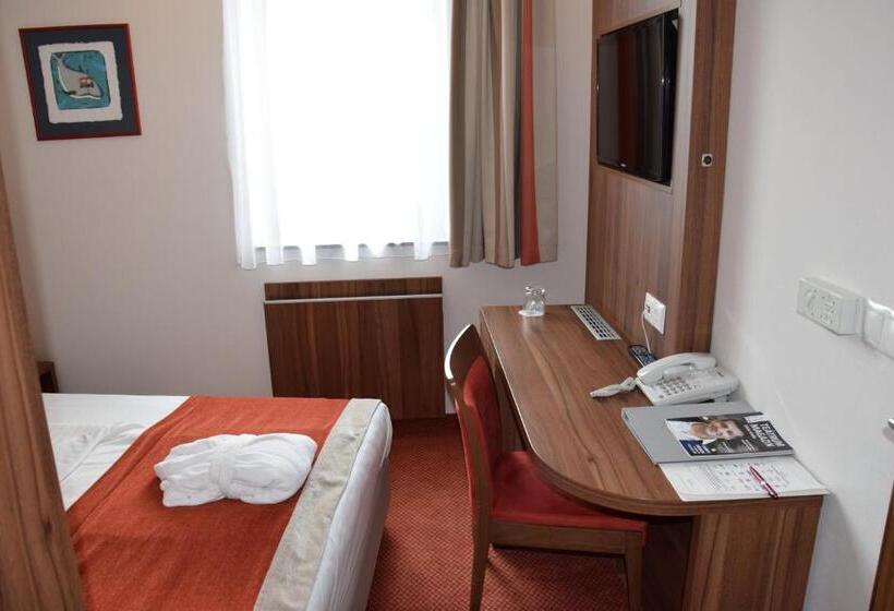 Номер Basic, Bükkös Hotel & Spa