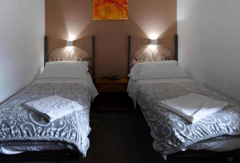 Номер Стандарт, Albergo Del Chianti