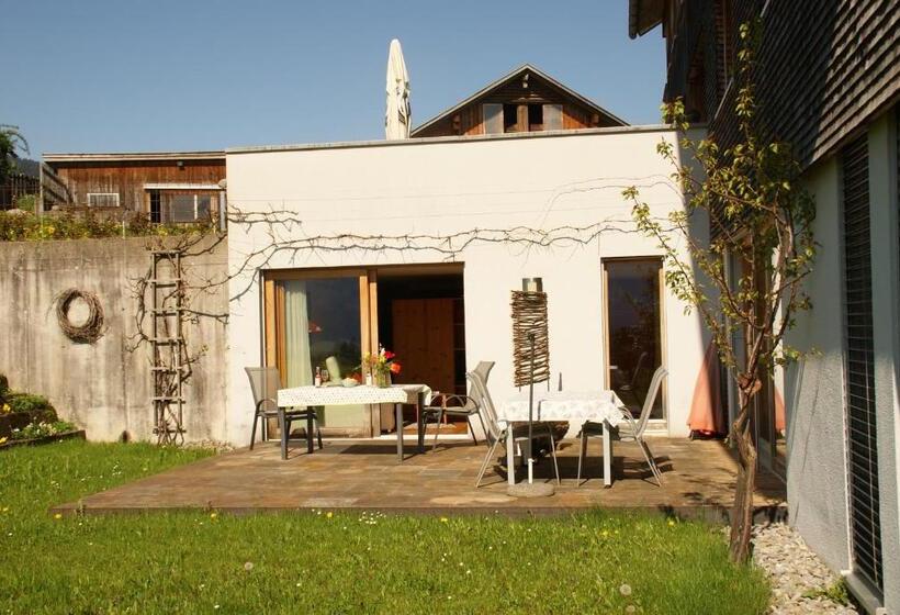 Студия Стандарт, Schweizer Hof
