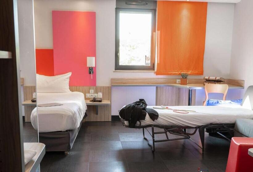 Номер Стандарт Трехместный, Ibis Styles Romans Valence Gare Tgv