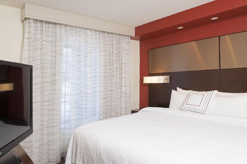 带大床的套房, Residence Inn By Marriott Grand Rapids Airport