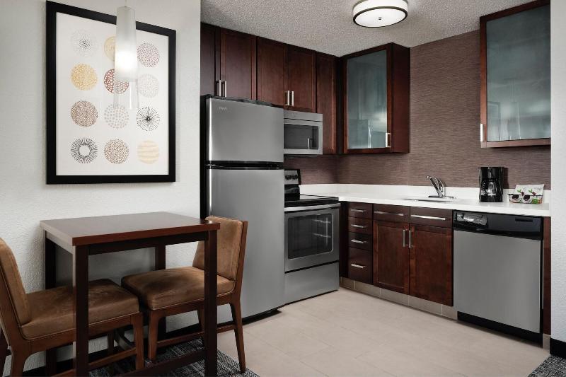带大床的套房, Residence Inn By Marriott Grand Rapids Airport