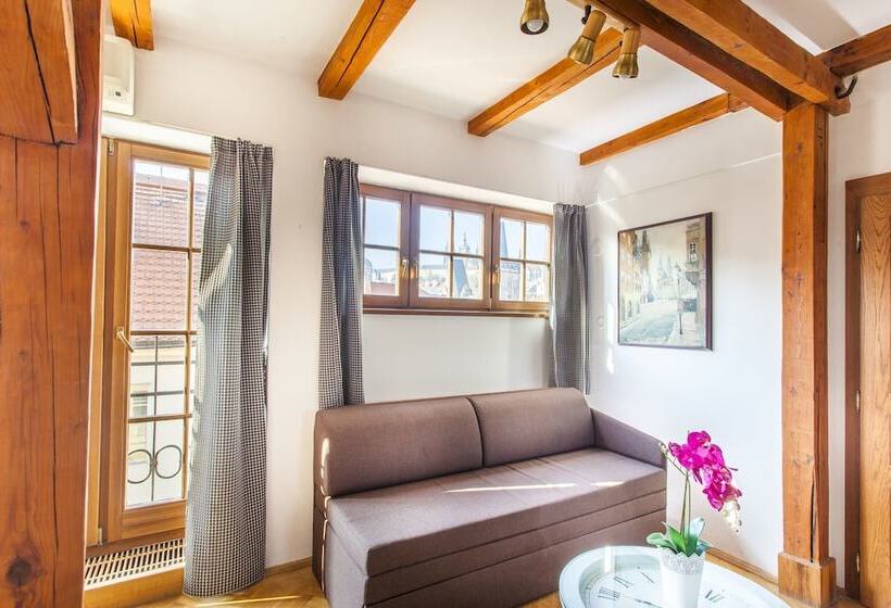 Quarto Estandar com Vistas, At The Golden Scissors