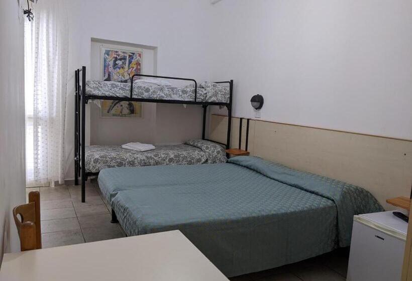 Четырехместный Номер Стандарт, Albergo Casa Del Turista
