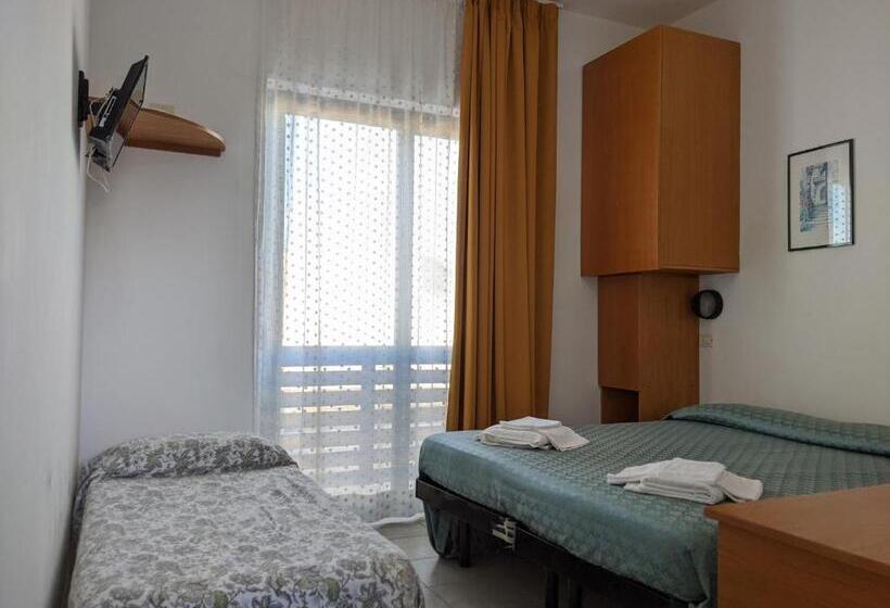 Номер Стандарт Трехместный, Albergo Casa Del Turista