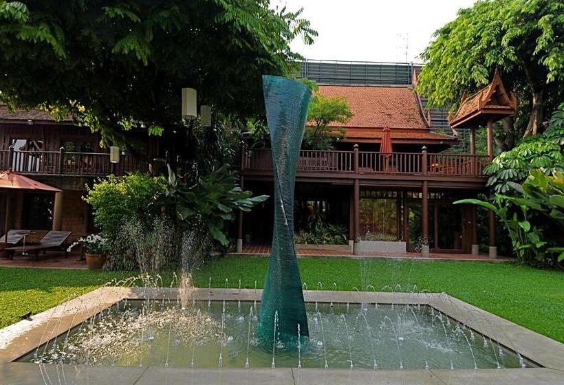 Suíte Vista Jardim, Chakrabongse Villas