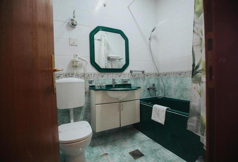 اتاق استاندارد با بالکن, Central
