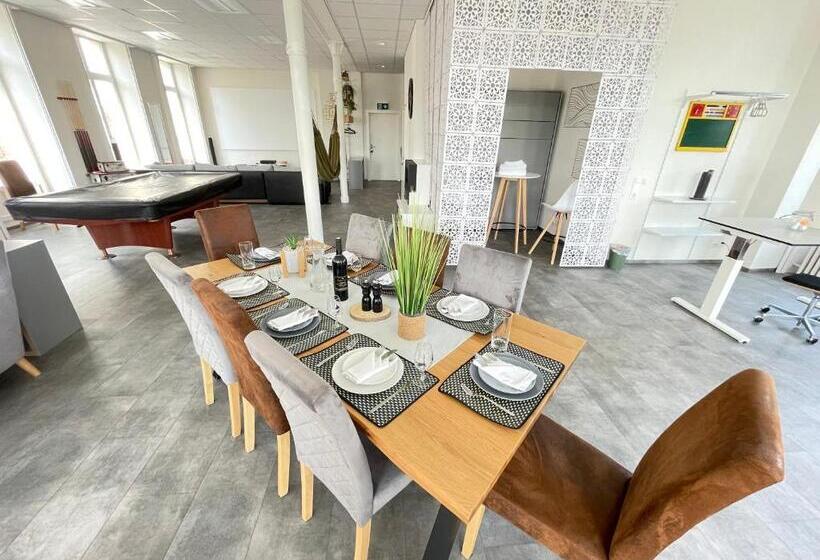 Вилла Deluxe 1 Спальня, The 5 Continents   All 3 Floors By Stay Swiss