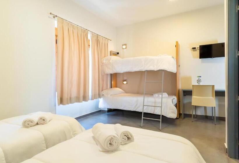 اتاق استاندارد سه نفره, Albergue Inturjoven Cazorla