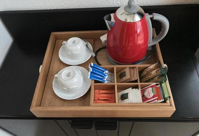 اتاق لوکس با چشم‌انداز باغ, Antik Hotel Sofia