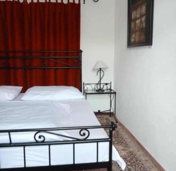 اتاق لوکس با چشم‌انداز باغ, Antik Hotel Sofia