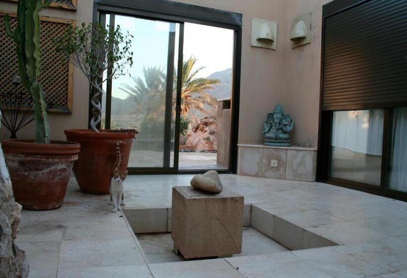 ‫فيلا غرفة نوم واحدة, Complejo La Ermita