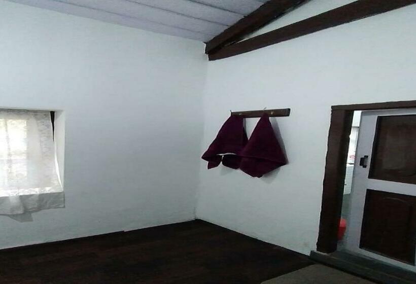 اتاق کلاسیک سه تخته, Home Heritage Homestay