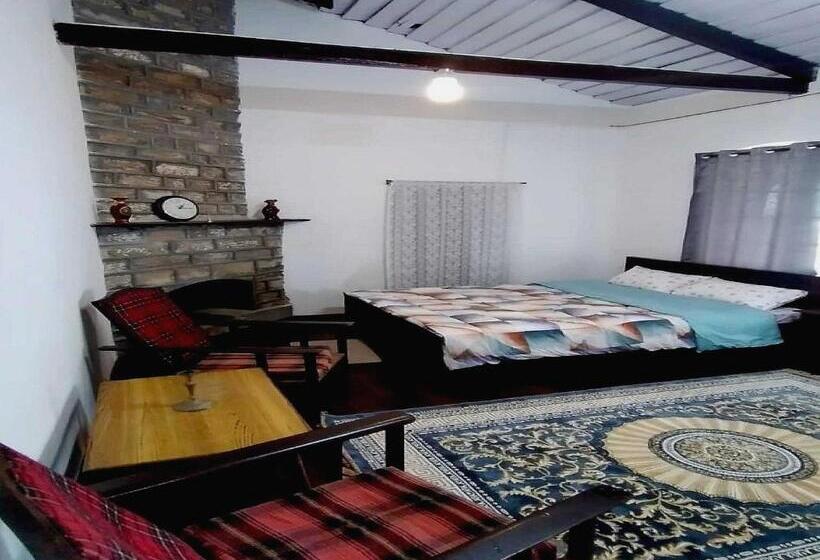 اتاق کلاسیک سه تخته, Home Heritage Homestay