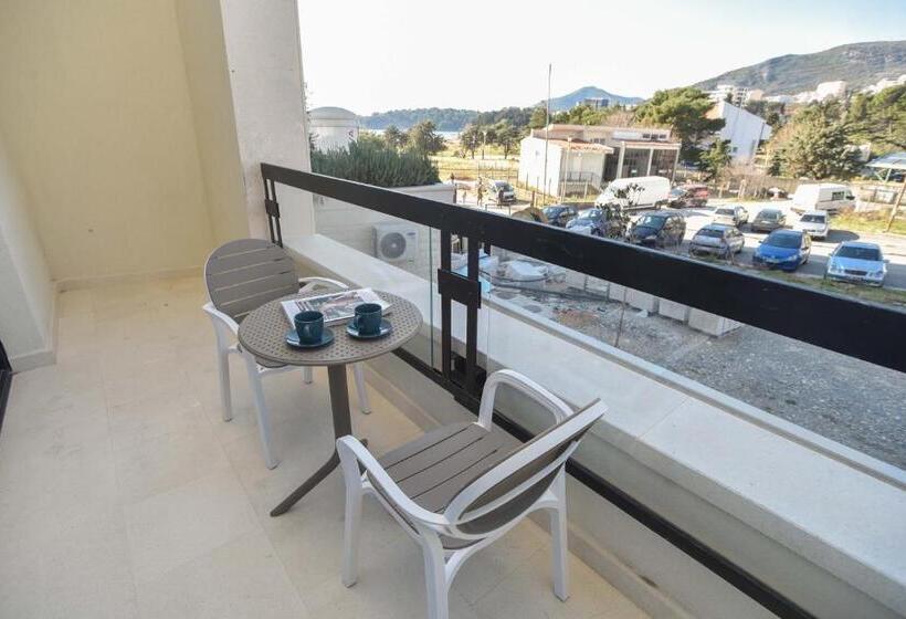 استودیوی سوپریور, Casa Al Mare Residence