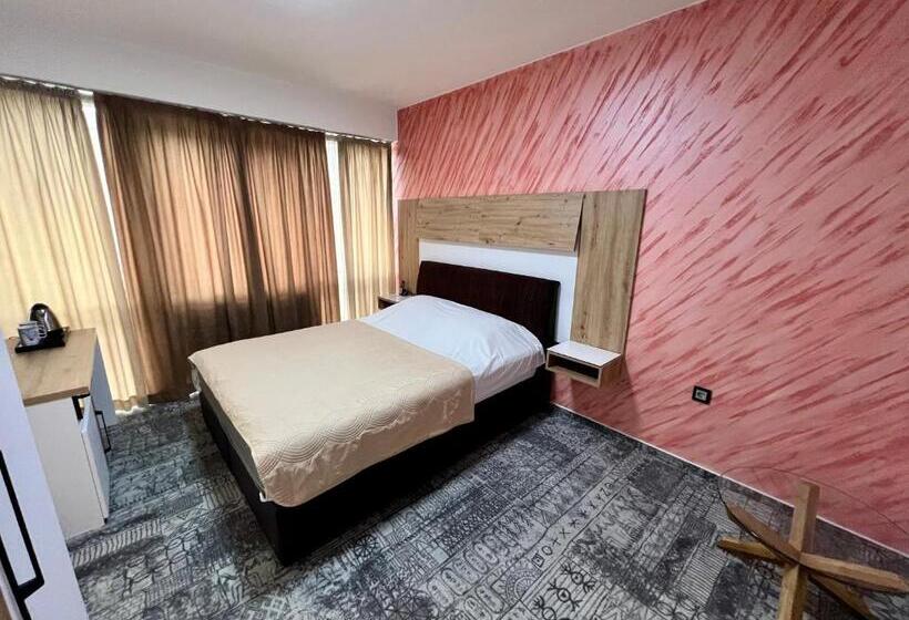 اتاق استاندارد با تخت بزرگ, Brkic