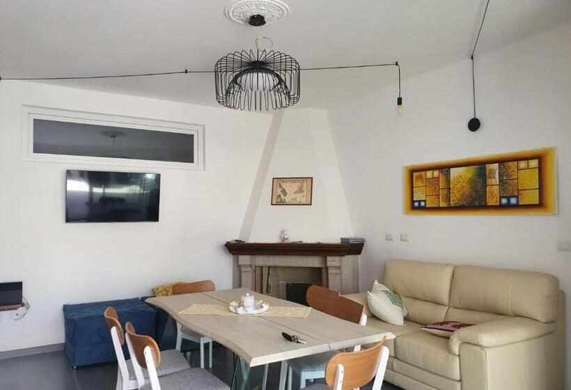 Номер Стандарт с Балконом, Sardiniarooms Tortolì Old Town