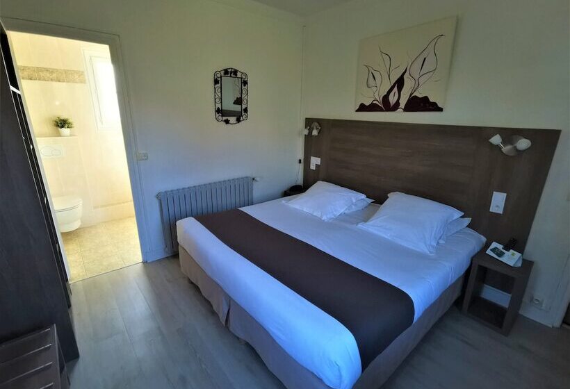 Номер Superior, Logis Hotel Le Relais De La Poste Restaurant Le Fil Du Temps