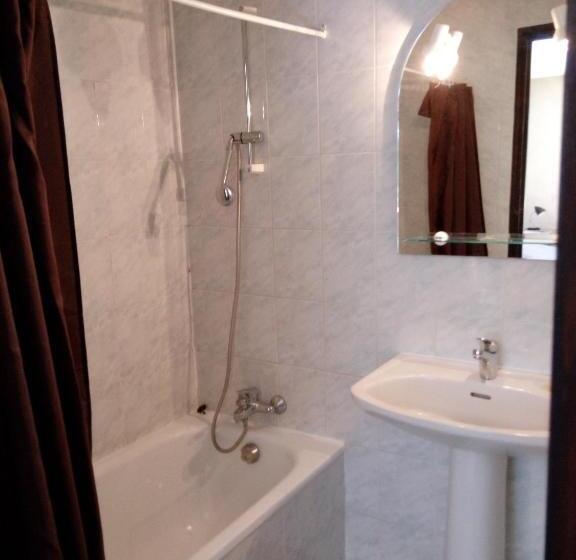Номер Стандарт, Relais De Frejeroques
