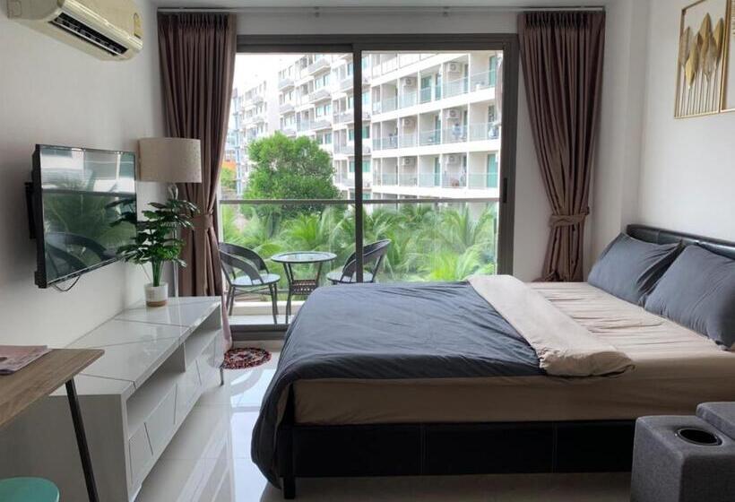 استودیو استاندارد با چشم‌انداز استخر, Laguna Beach Condo Resort 3 Maldives Pattaya Pool View ลากูน่า บีช คอนโด รีสอร์ต 3 พัทยา