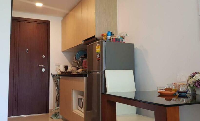 استودیو استاندارد با چشم‌انداز استخر, Laguna Beach Condo Resort 3 Maldives Pattaya Pool View ลากูน่า บีช คอนโด รีสอร์ต 3 พัทยา
