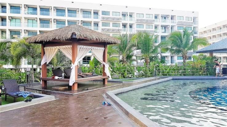 استودیو استاندارد با چشم‌انداز استخر, Laguna Beach Condo Resort 3 Maldives Pattaya Pool View ลากูน่า บีช คอนโด รีสอร์ต 3 พัทยา