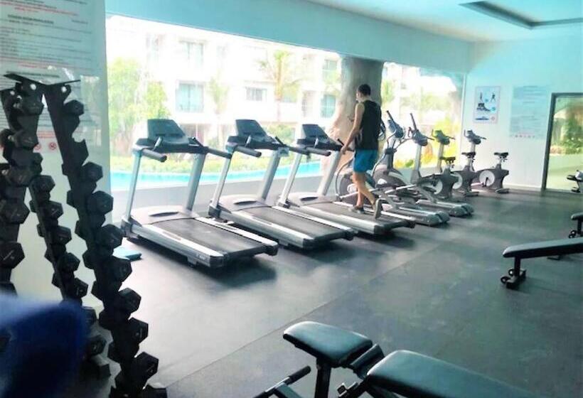 استودیو استاندارد با چشم‌انداز استخر, Laguna Beach Condo Resort 3 Maldives Pattaya Pool View ลากูน่า บีช คอนโด รีสอร์ต 3 พัทยา