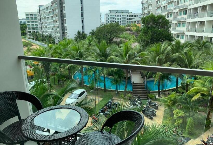 استودیو استاندارد با چشم‌انداز استخر, Laguna Beach Condo Resort 3 Maldives Pattaya Pool View ลากูน่า บีช คอนโด รีสอร์ต 3 พัทยา