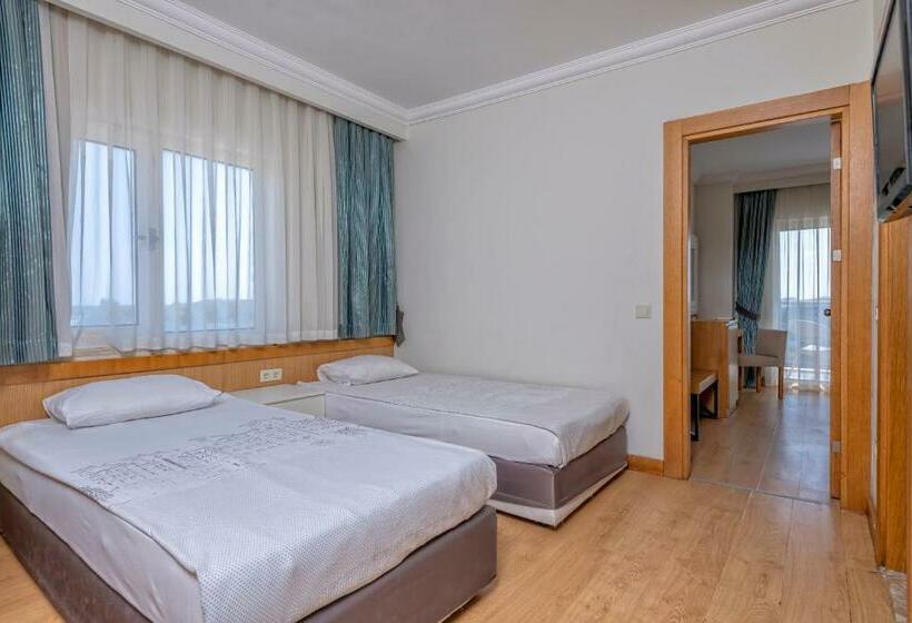 اتاق خانوادگی, Lake River Side Hotel Spa