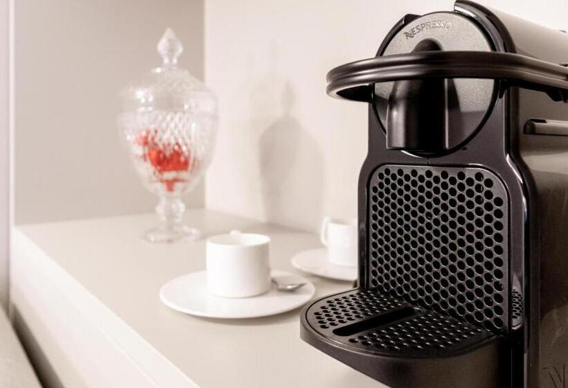 اتاق لوکس سه تخته, Binario 934 Smart