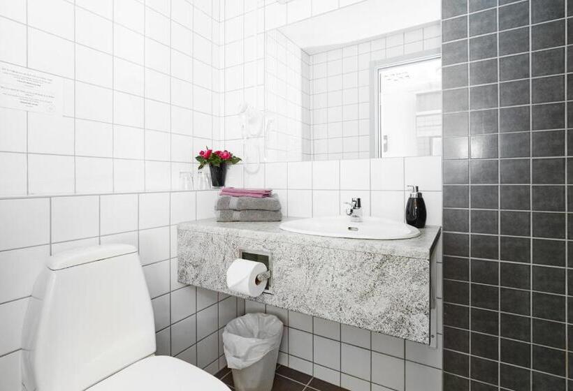 اتاق استاندارد چهار تخته, Hasse På Sjökanten Hotell & Restaurang
