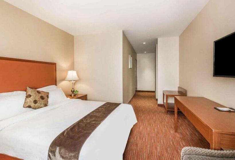 اتاق استاندارد, Ramada By Wyndham Flushing Queens