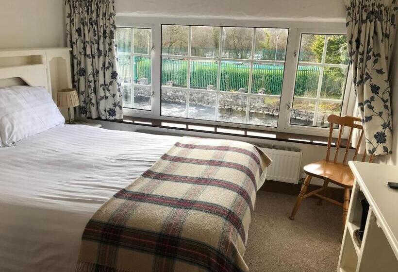 اتاق اکونومی, Ryan's River Lodge B&b